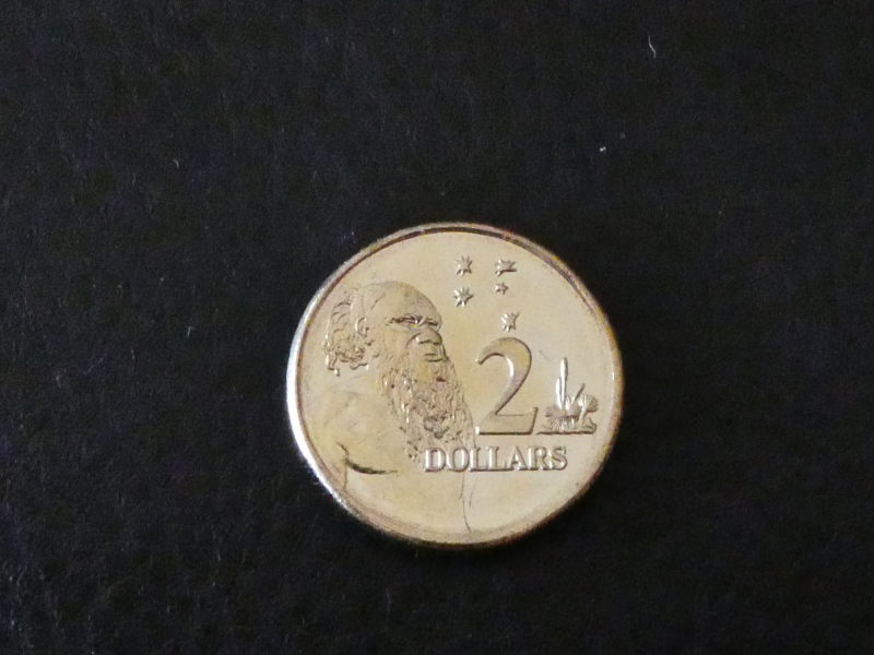 Moneta dwu - dolarowa z aborygenem