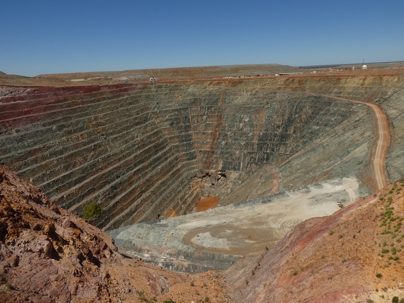 Odkrywkowa kopalnia złota w miejscowości Leonora
