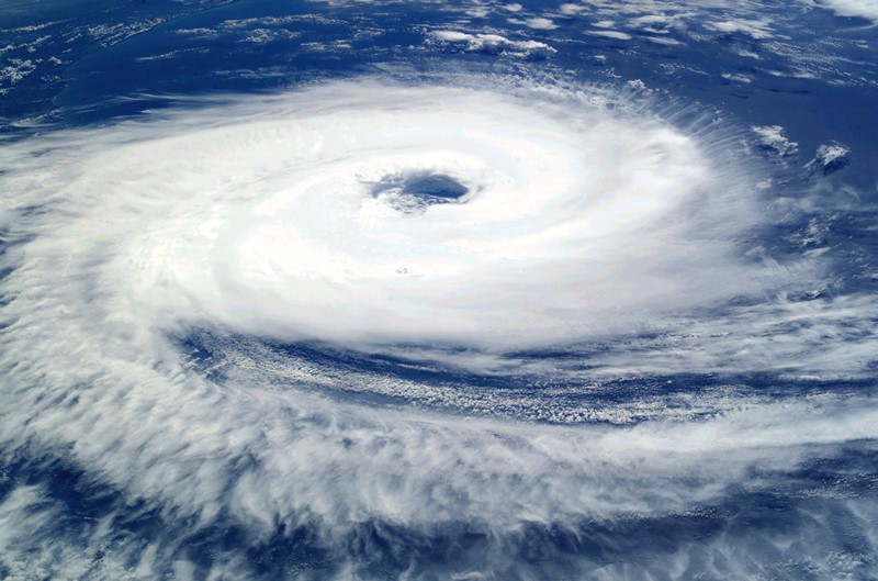 Cyklon zdjęcie z satelity