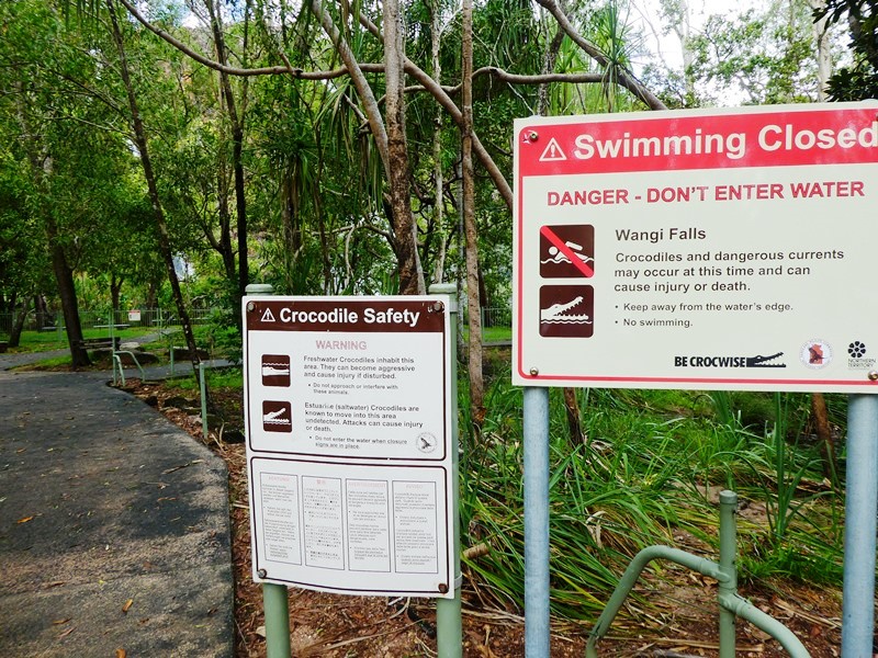 Park Narodowy Litchfield, zakaz kąpieli przy wodospadach Wangi