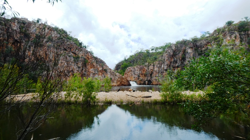 Park Narodowy Nitmiluk, wodospady Edith, z powodu osatnich odwiedzin krokodyla zamknięte do kapieli