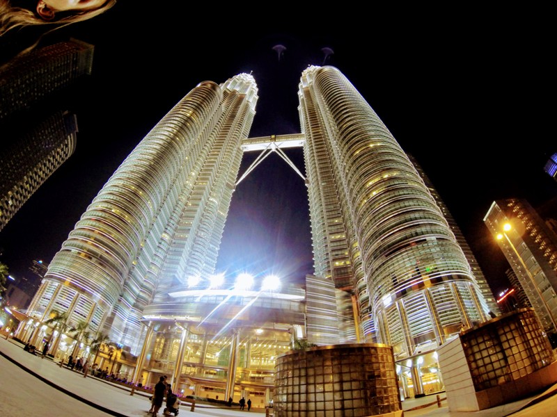 Słynny budynek Petronas Towers - symbol miasta