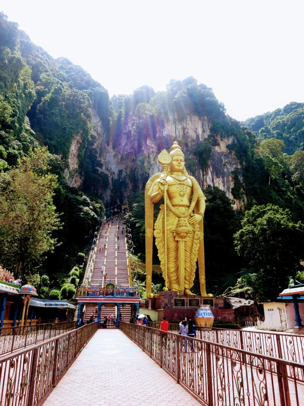 Batu Caves - świątynia buddyjska znajdująca się na obrzeżach Kuala Lumpur