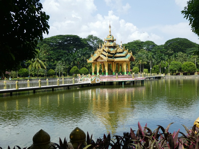 Park przy świątyniach