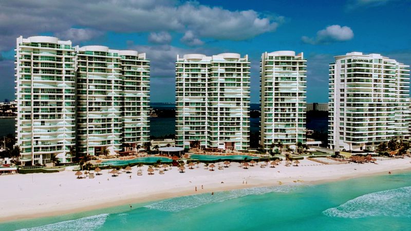 Jeden z hoteli na plaży Cancun