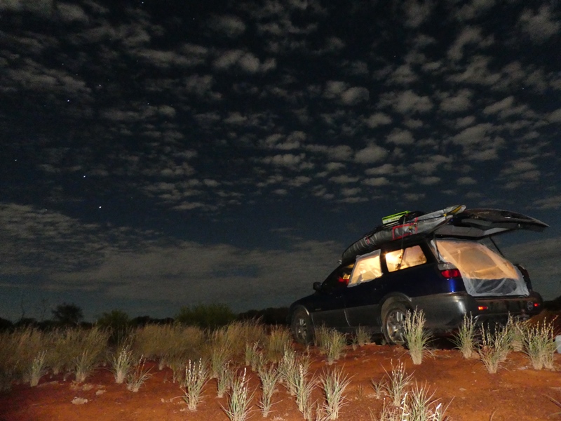 Zdecydowanie na outbacku mieliśmy najlepsze, najbardziej klimatyczne jak do tej pory noclegi. Ciepły przyjemny wieczór, ze światłem księżyca