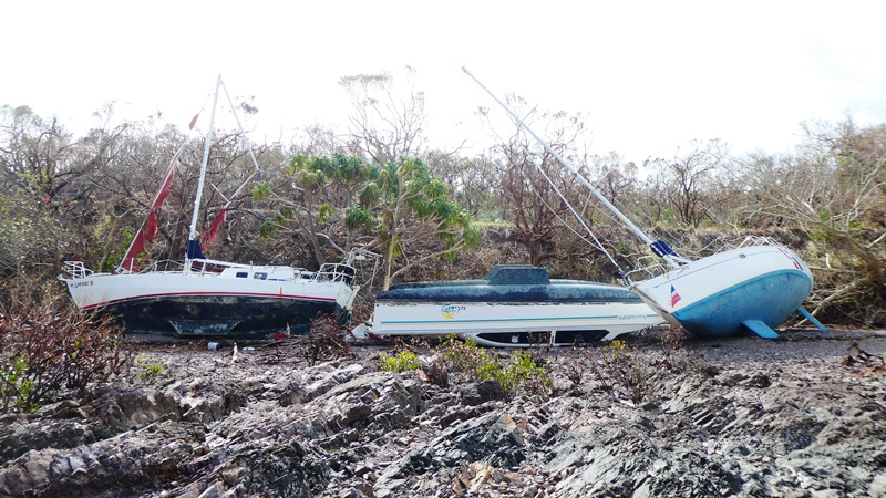 Miejscowość Airle Beach, łodzie wyrzucone na brzeg