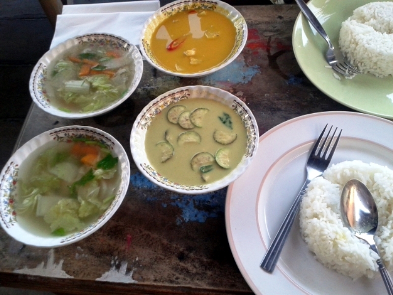 Zielone i zółte curry oraz zupy