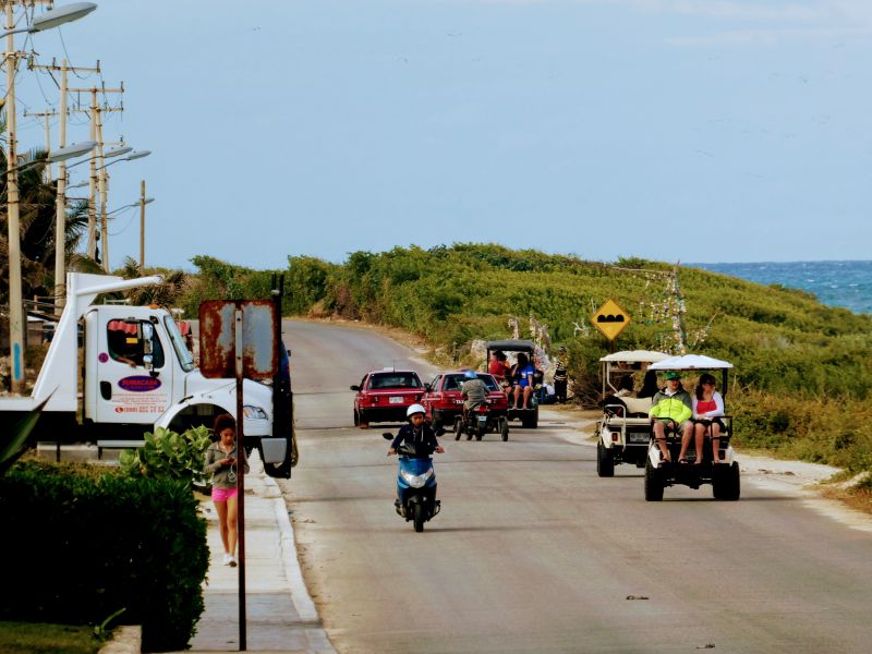 Ruch uliczny w południowej części wyspy